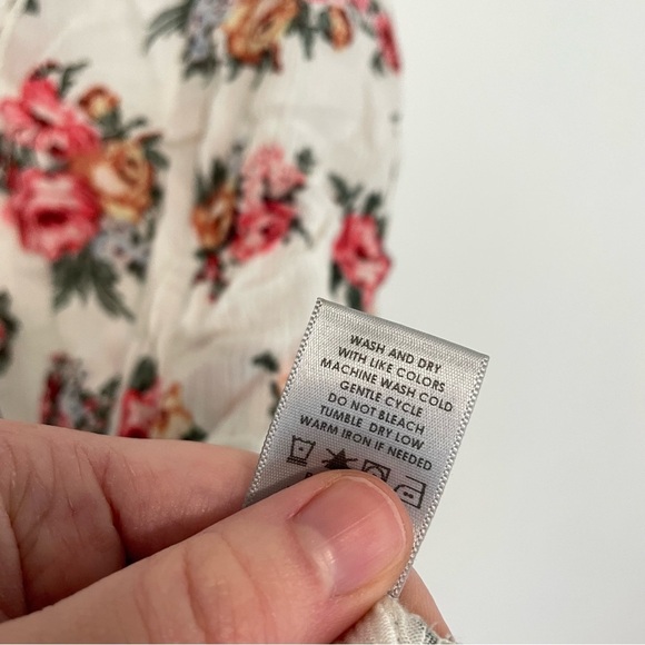 LOVESICK BY TORRID 0 Plus Size White Pink Floral Crochet Lace Short Sleeve Top - Picture 12 of 16